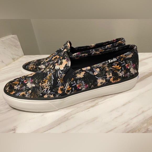 KEDS Double Decker Black Floral Slip on Sneakers Womens Size 8M EUC Water Color - Picture 2 of 9